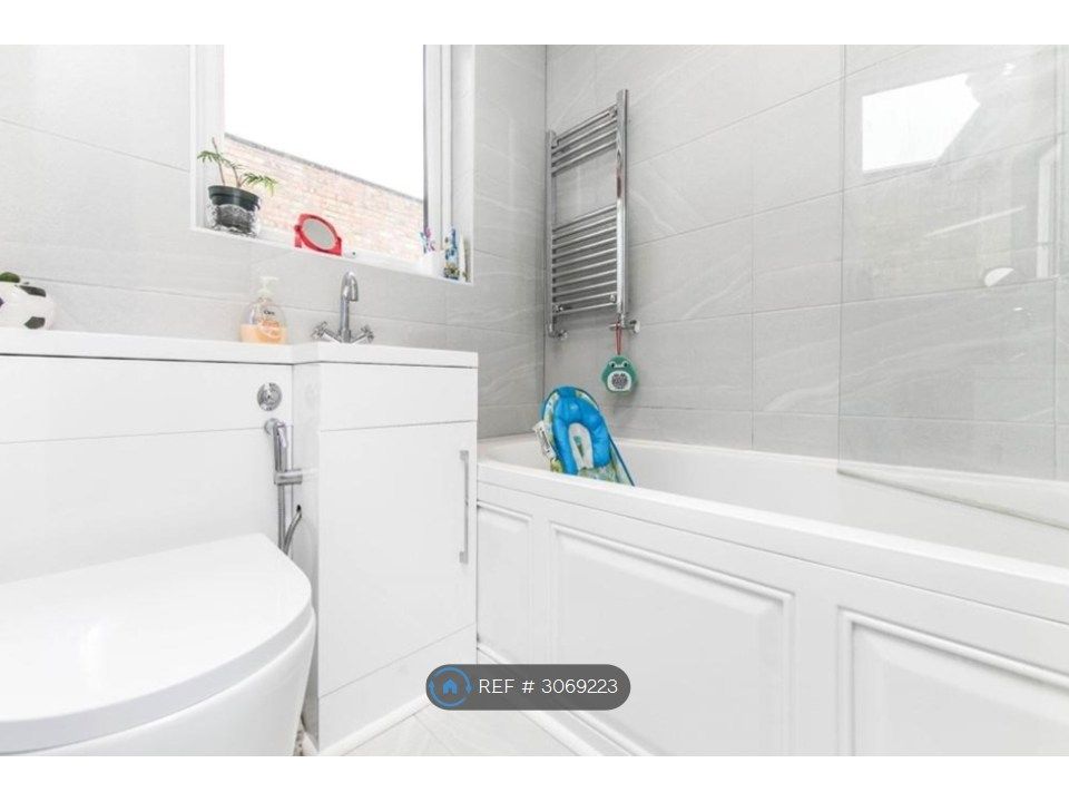Property photo 2 of 3