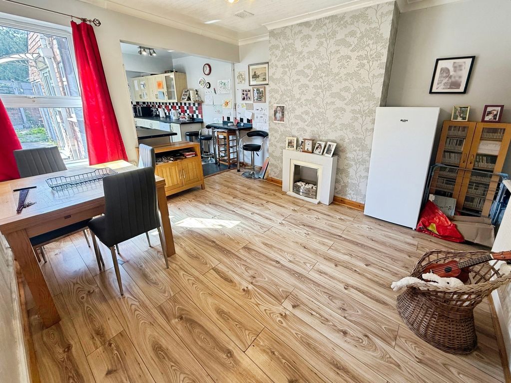 Property photo 3 of 12 Dining Room