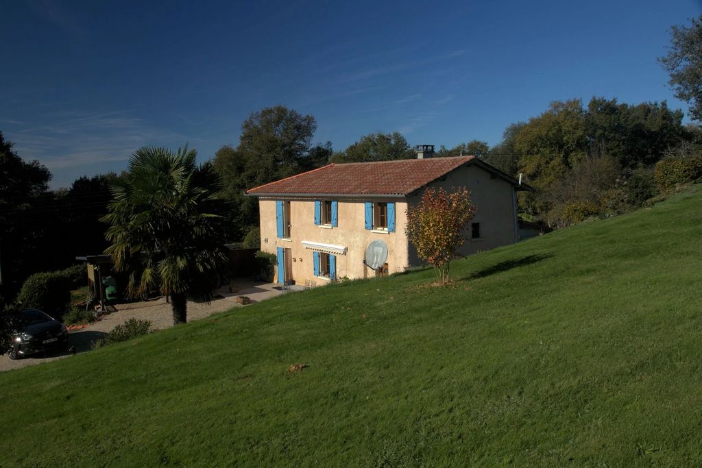 Property photo 2 of 26