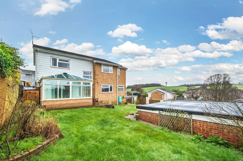 Property photo 3 of 18 1409549-21-698cc5...