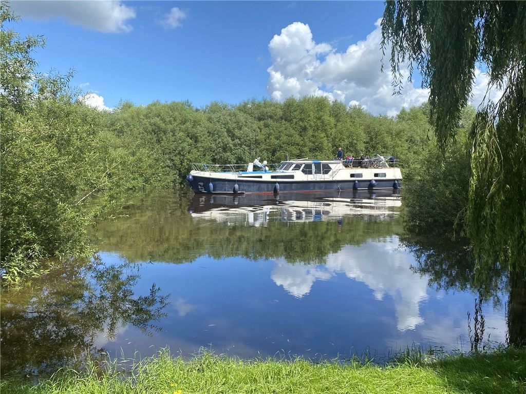 Property photo 2 of 21 Picture No. 20