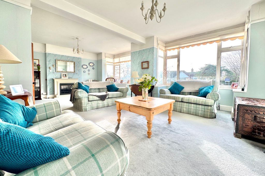 Property photo 3 of 19 Living Room