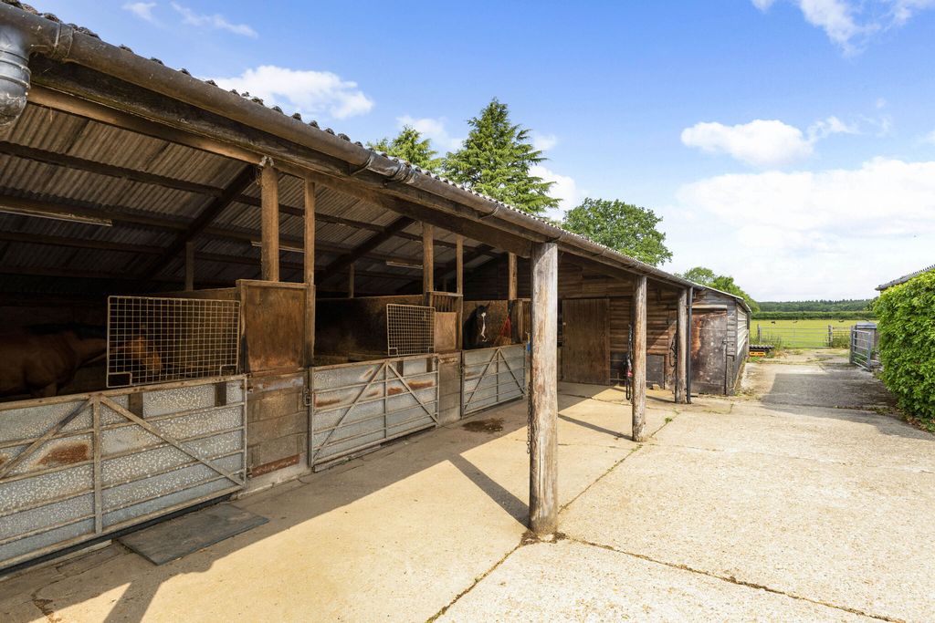 Property photo 3 of 24