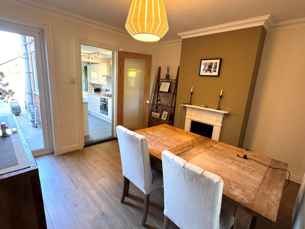 Property photo 3 of 14 Dining Room