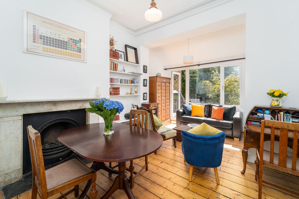 Property photo 2 of 16