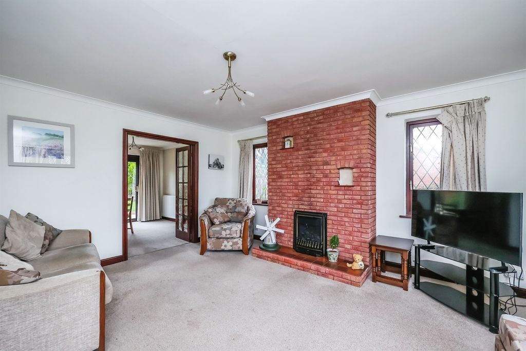 Property photo 3 of 17
