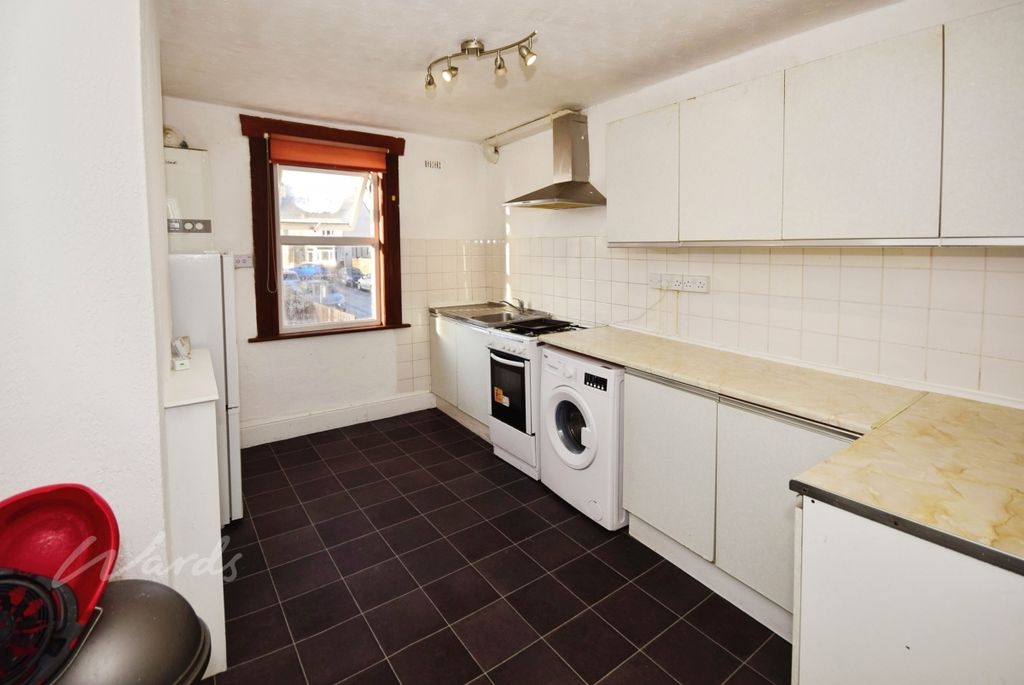 Property photo 2 of 5 Canterbury Kitchen