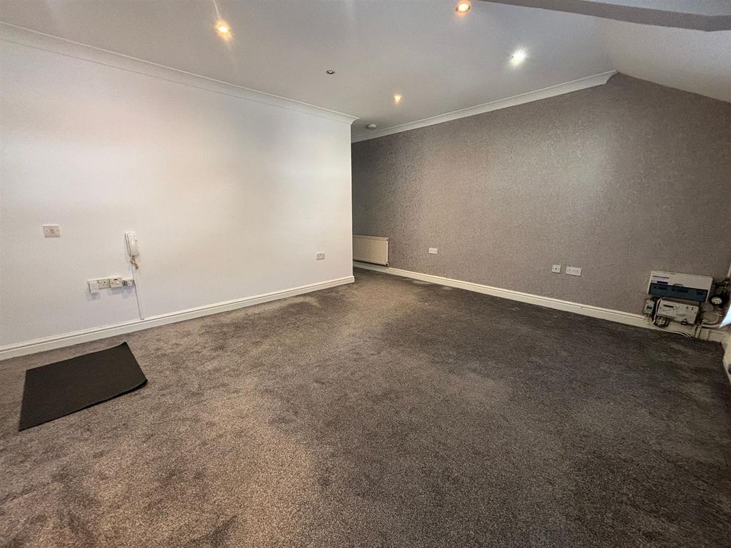 Property photo 3 of 12 54 Oxford Street  (5).Jpeg