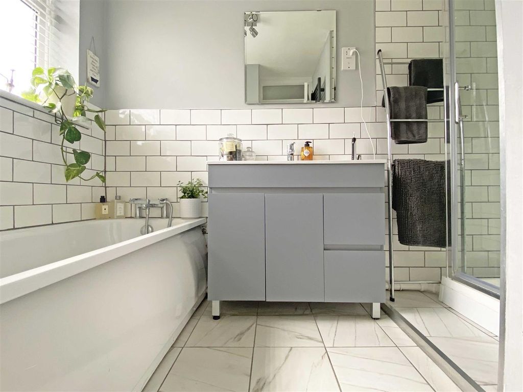 Property photo 3 of 14 Fbr.Jpg