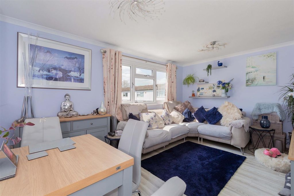 Property photo 2 of 12 79 Burchetts Road-12.Jpg