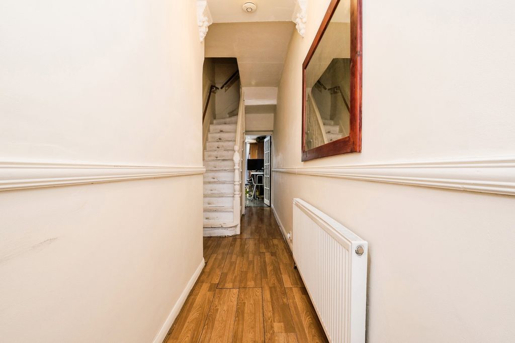 Property photo 2 of 17 Pbox-Img.Jpg