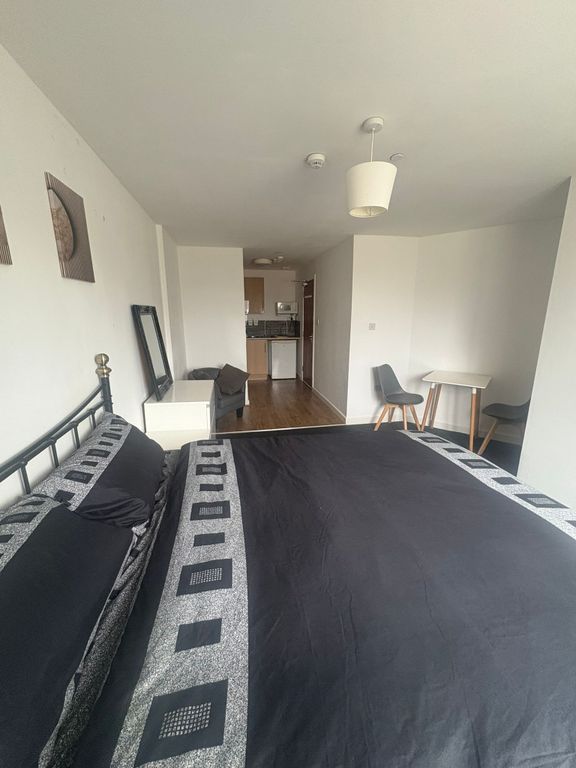 Property photo 1 of 5