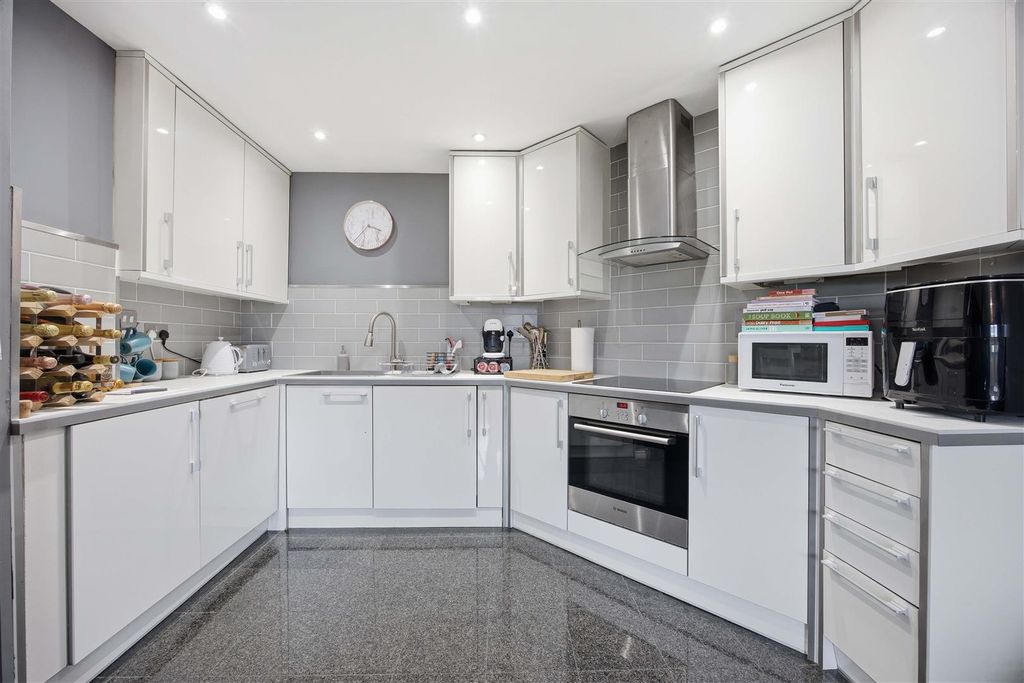 Property photo 2 of 15 Kitchen