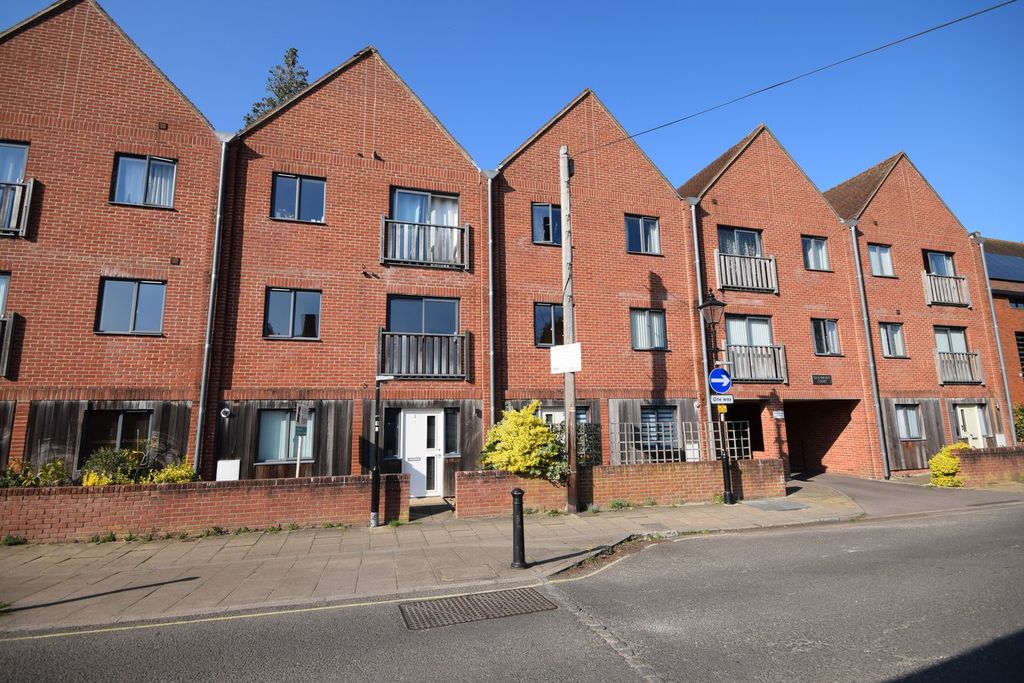 Property photo 1 of 10