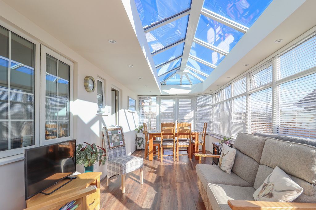 Property photo 3 of 22 4903995