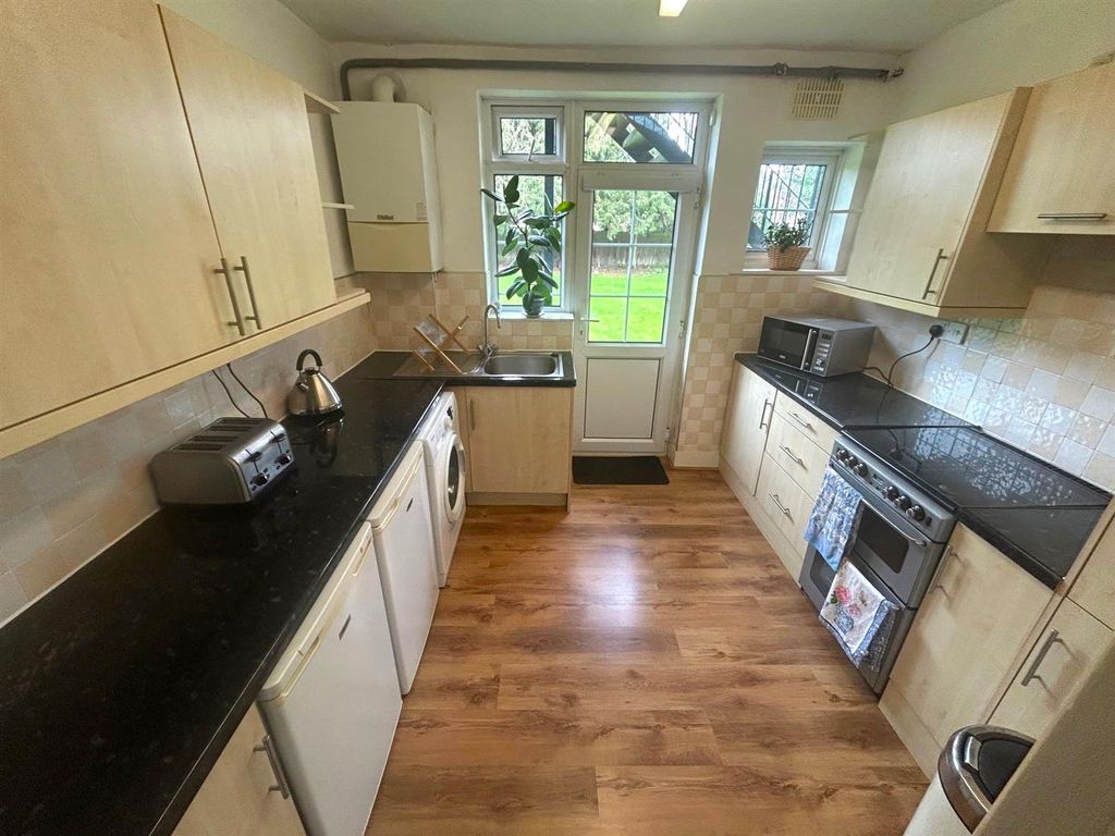 Property photo 2 of 12 Kitchen 2.Jpg