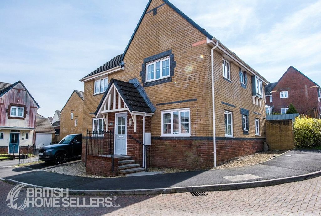 Property photo 2 of 17 Picture No. 03