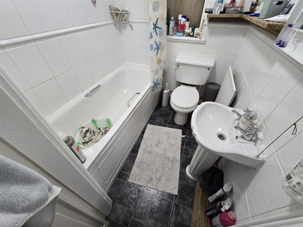 Property photo 3 of 6 Bathroom