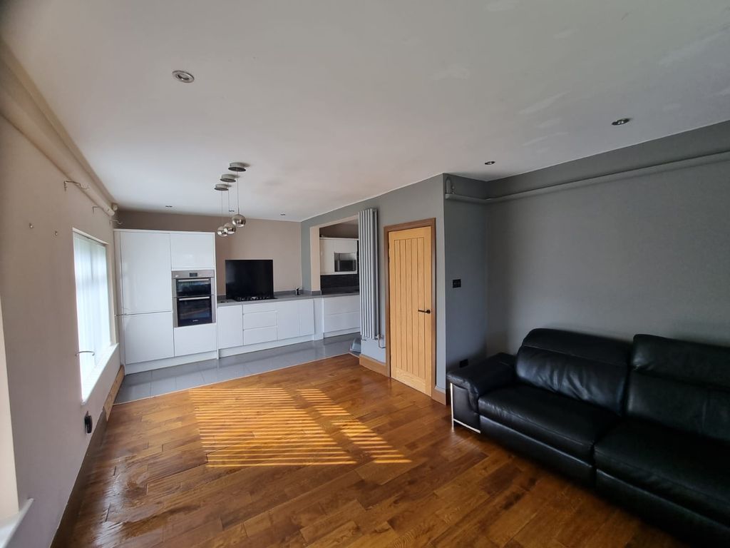 Property photo 3 of 9 Living Room