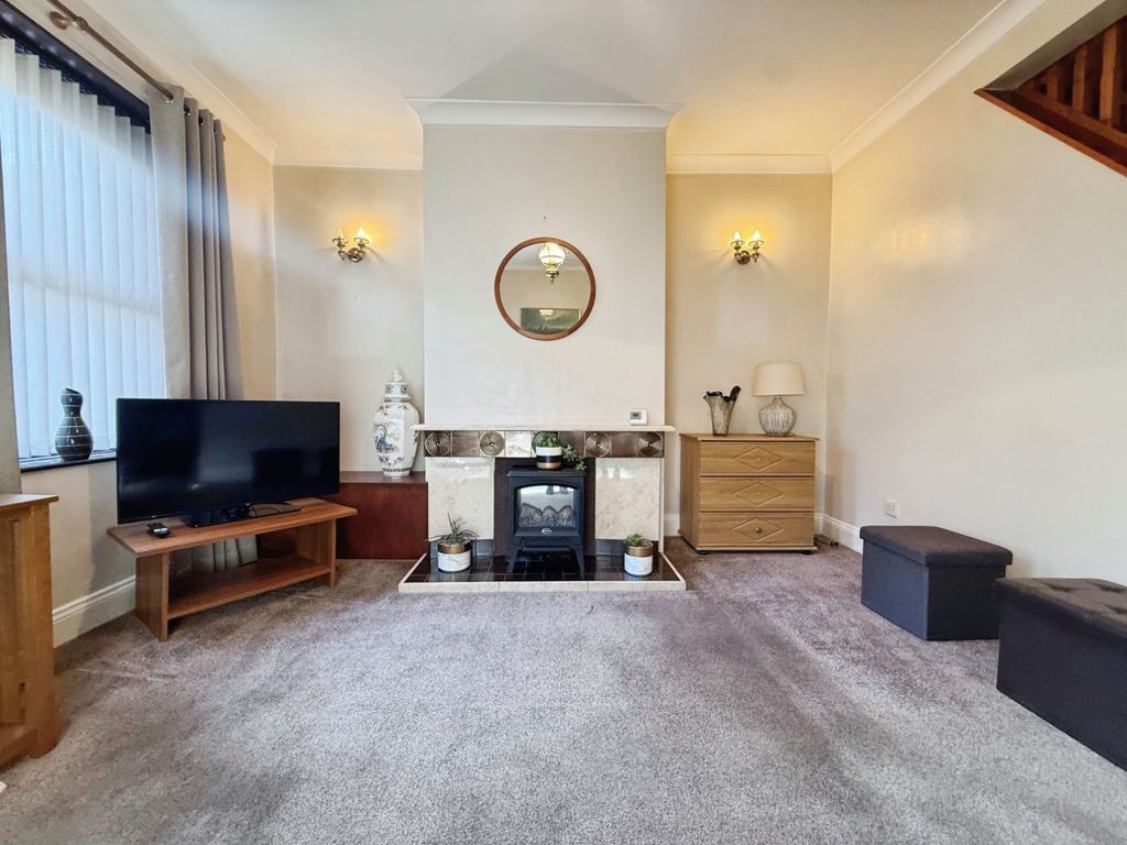 Property photo 3 of 17 Pbox-Img.Jpg