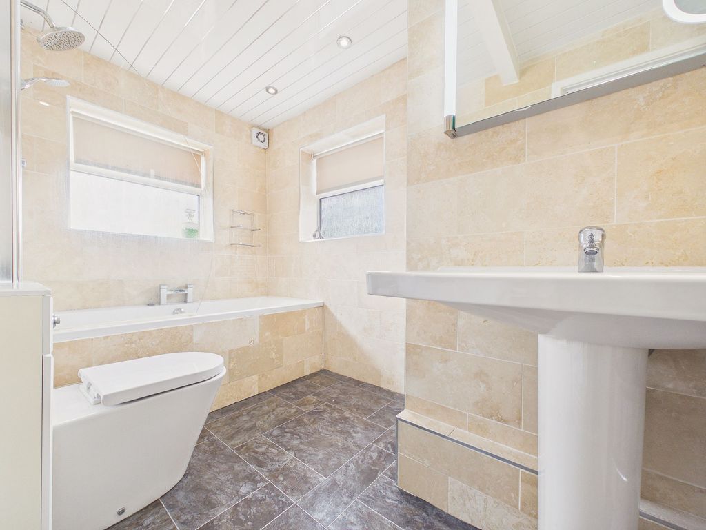 Property photo 3 of 14 Bathroom