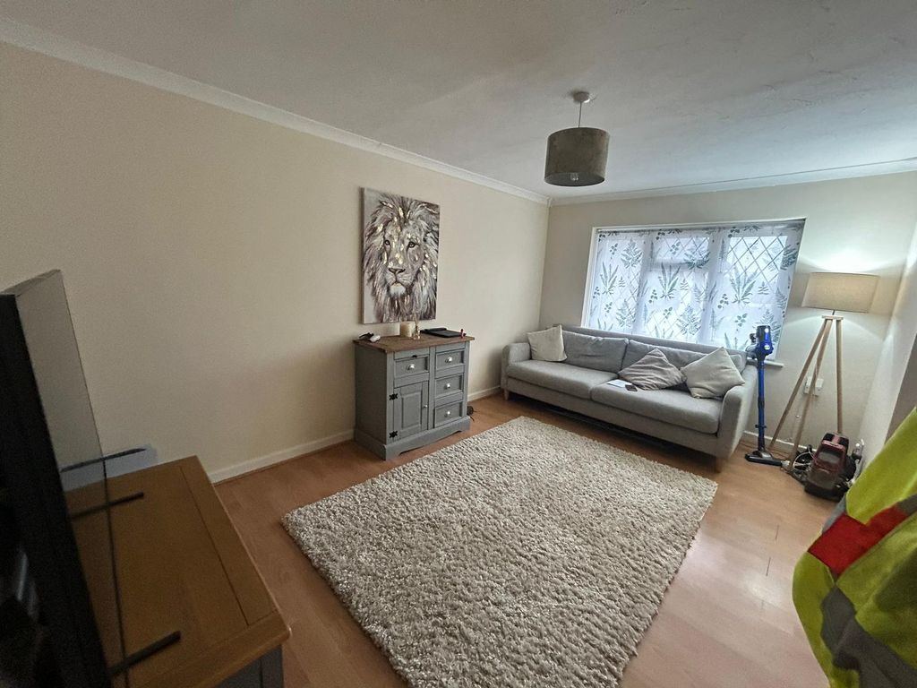 Property photo 2 of 9 2