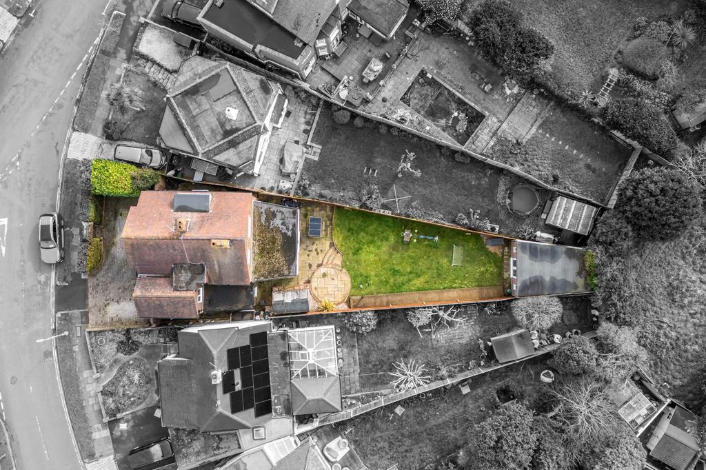 Property photo 2 of 35