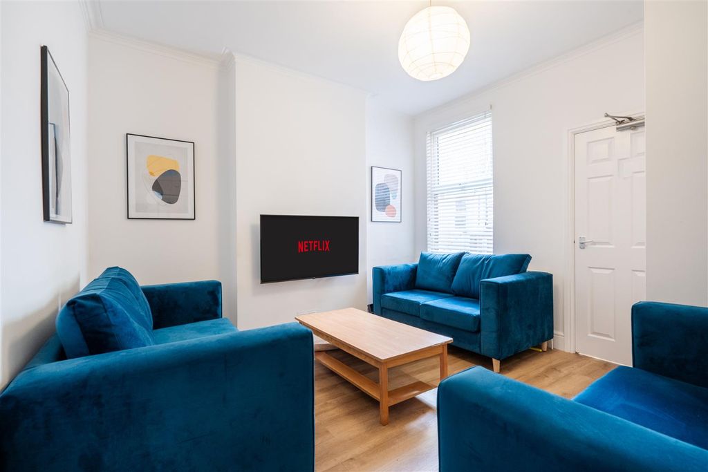 Property photo 1 of 10 _Ajh8922-Hdr.Jpg