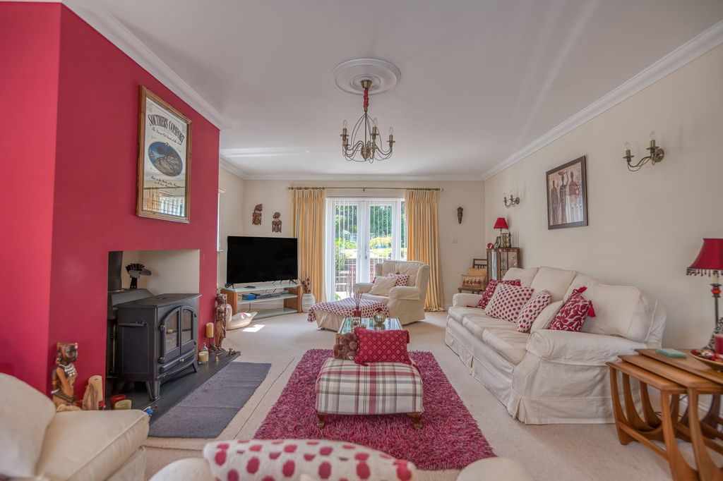 Property photo 2 of 37