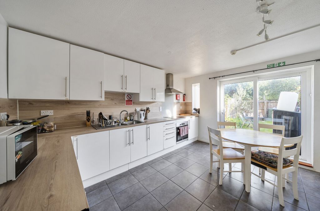 Property photo 2 of 20 1358331-4-68d657d...