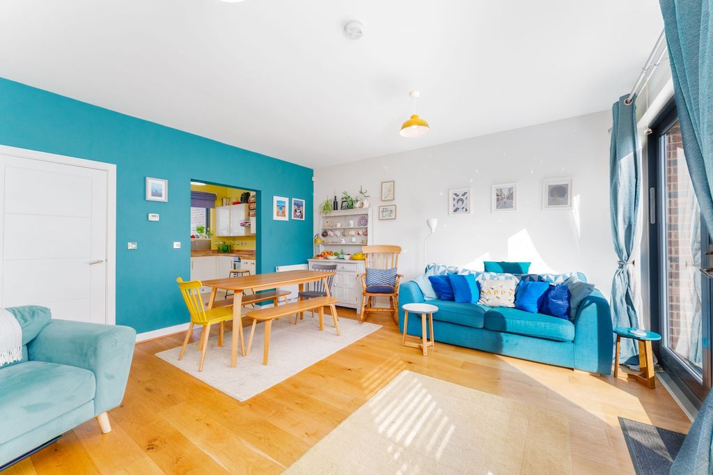 Property photo 2 of 18