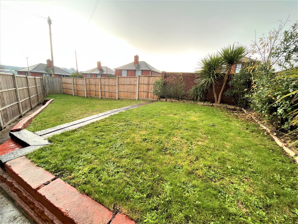 Property photo 2 of 10 Garden