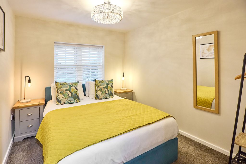 Property photo 1 of 18 Cover