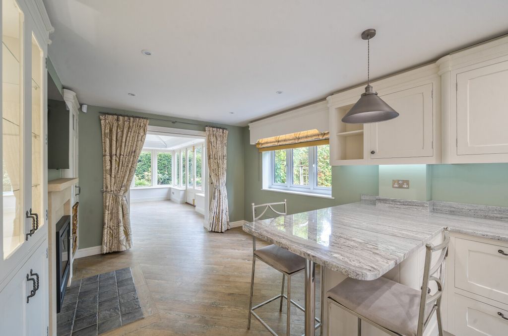 Property photo 3 of 15 1342475-18-68A5B5...