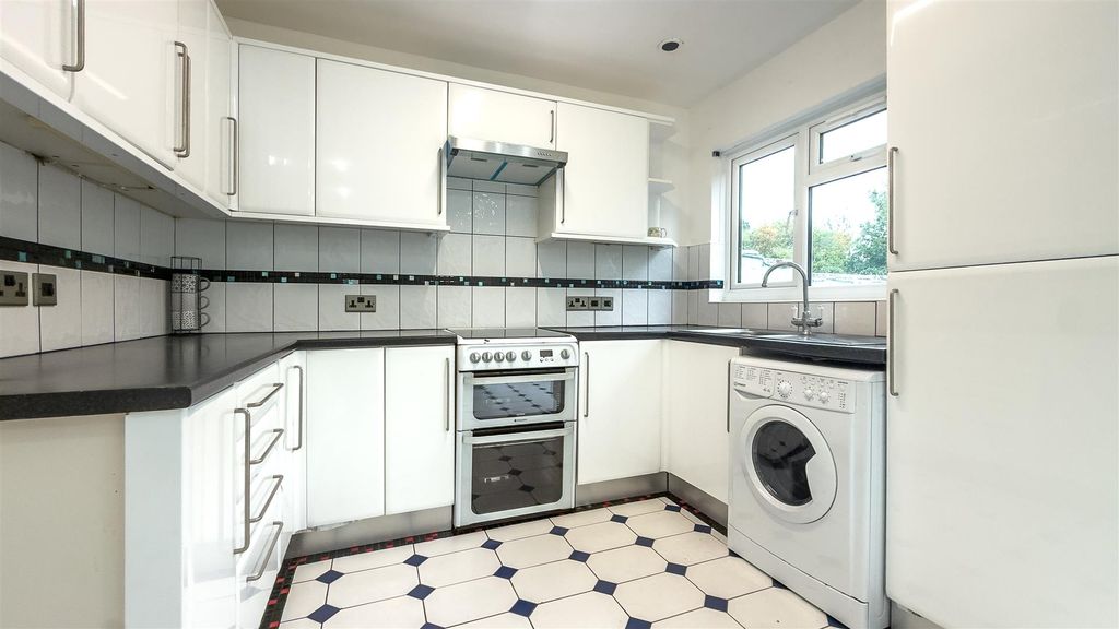 Property photo 2 of 14 9.Jpg