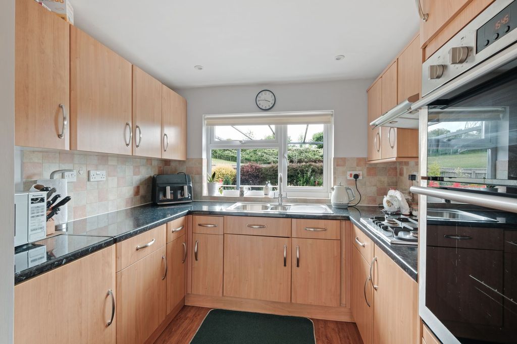 Property photo 3 of 16