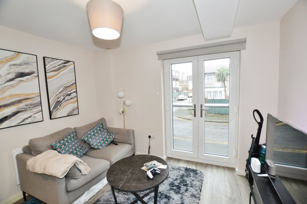 Property photo 1 of 11 Picture No. 01