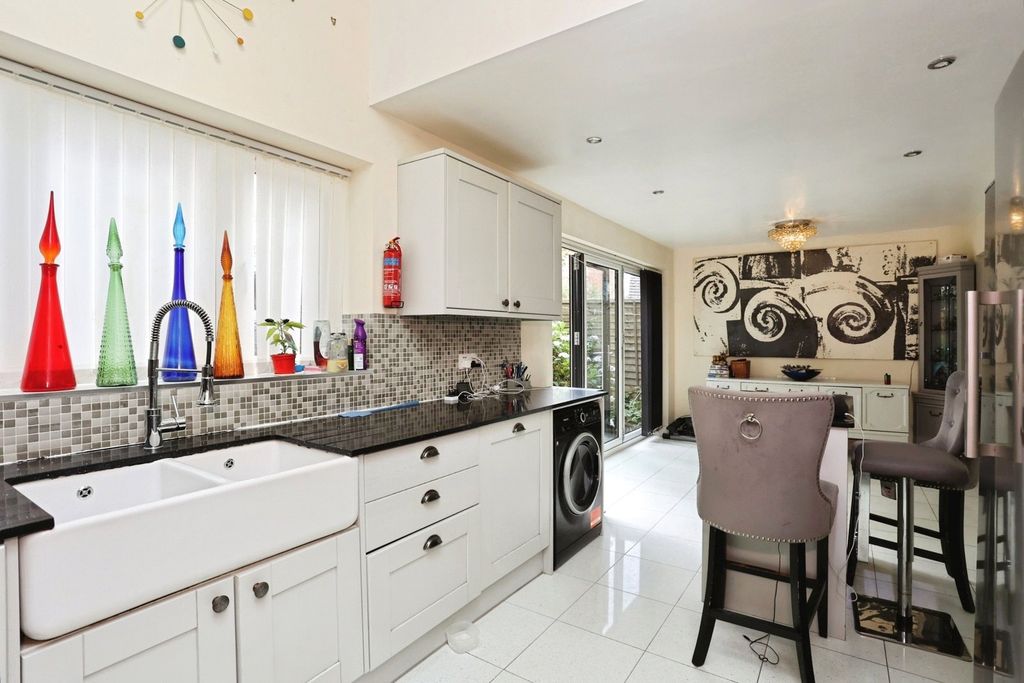 Property photo 3 of 17 Kitchen/Diner