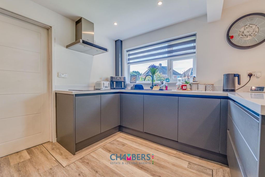 Property photo 3 of 46 Kitchen/Diner