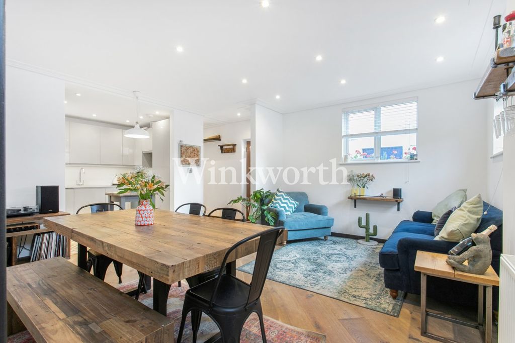 Property photo 2 of 17 Picture No. 69