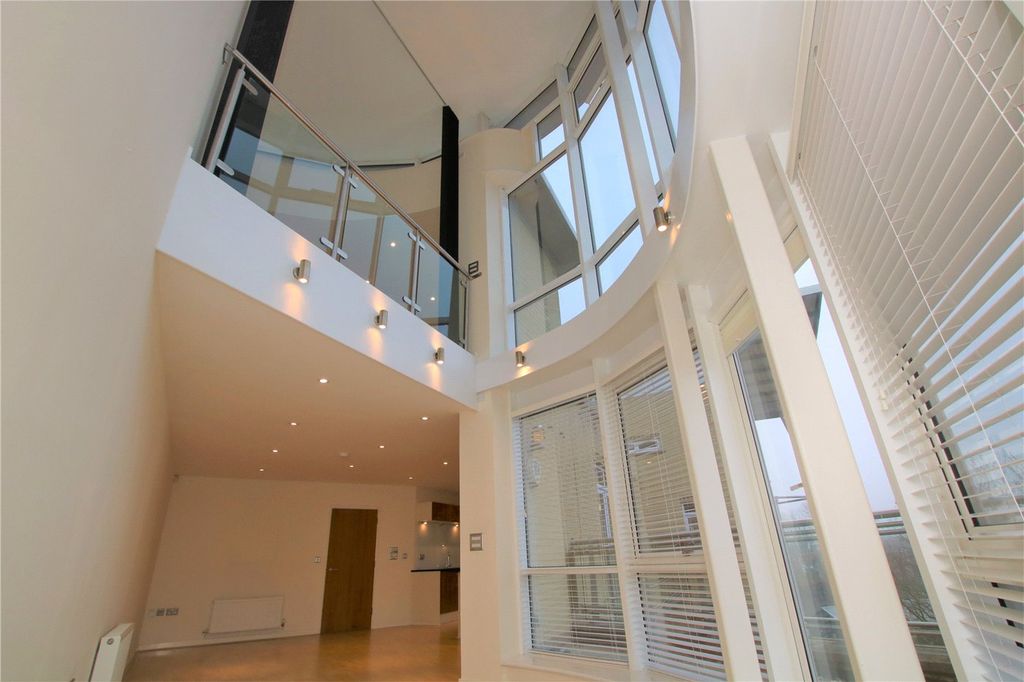 Property photo 2 of 14 Picture No. 33