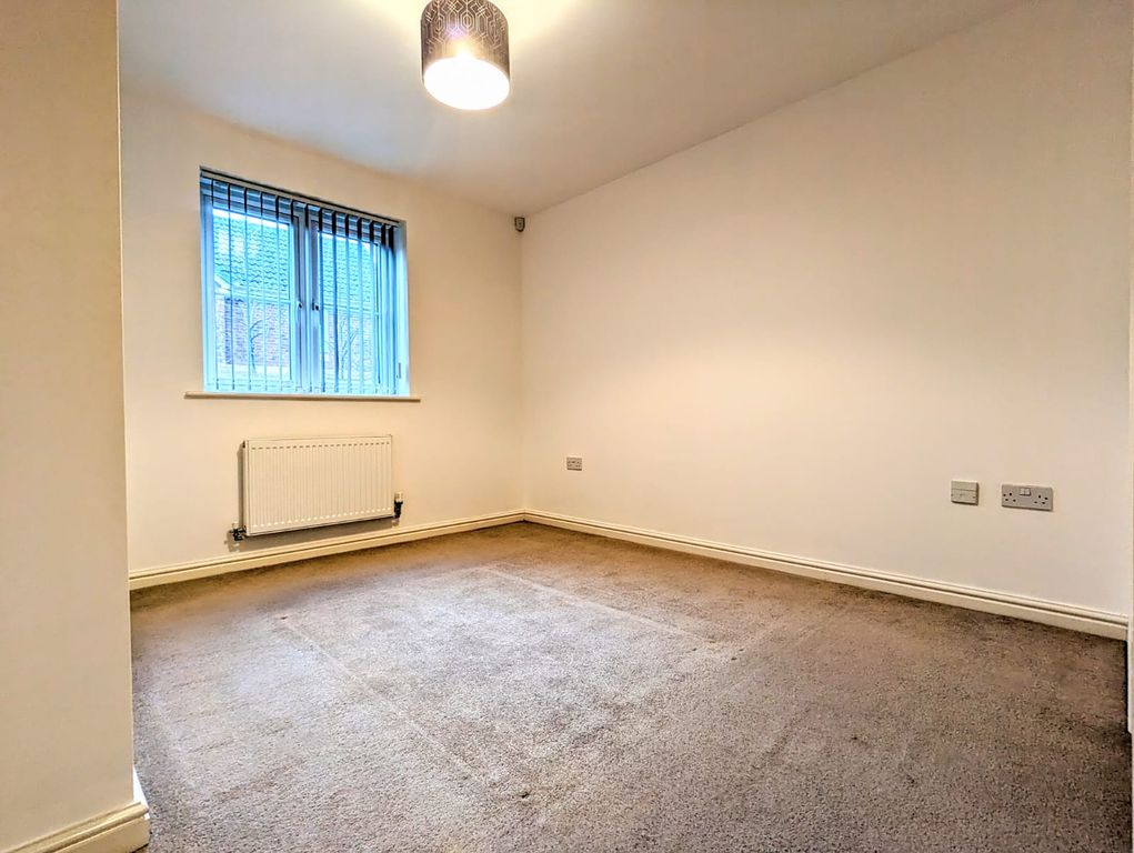 Property photo 3 of 6 Bedroom