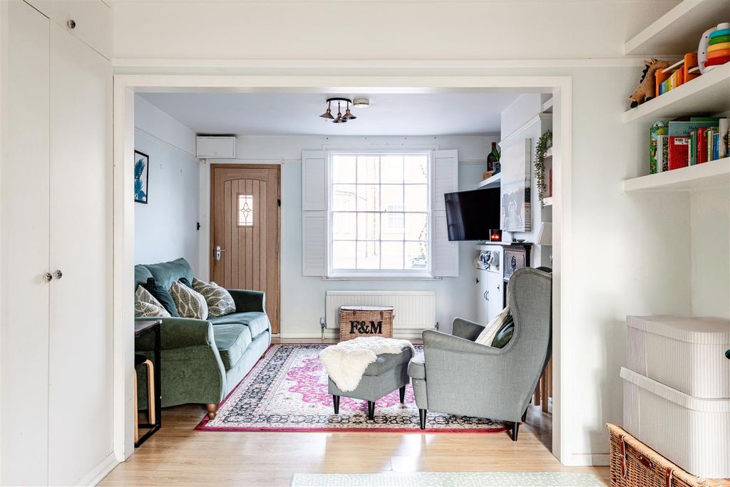 Property photo 2 of 29 Sunte Avenue-16.Jpg