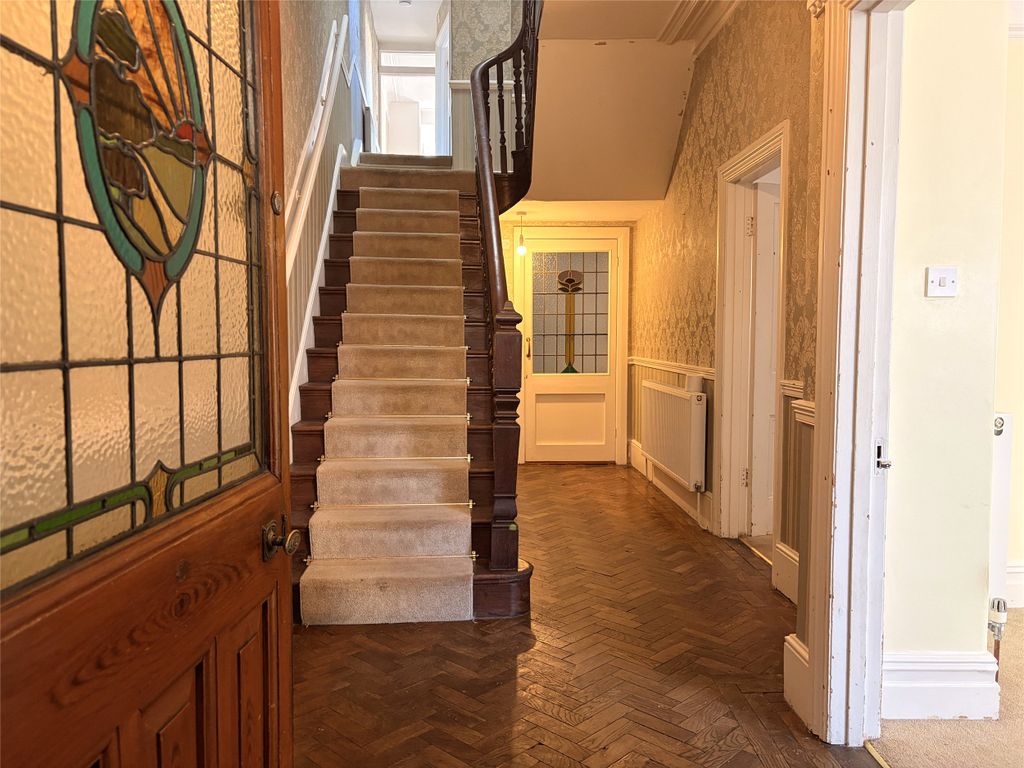 Property photo 2 of 27 Entrance