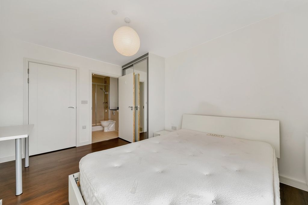 Property photo 3 of 7 Bedroom