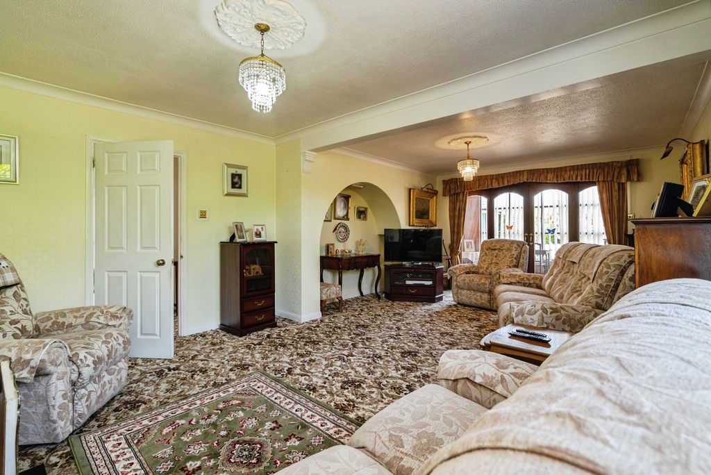 Property photo 2 of 20 Pbox-Img.Jpg