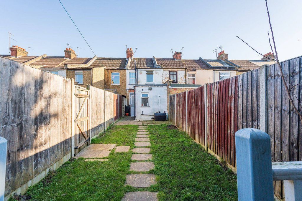 Property photo 3 of 18