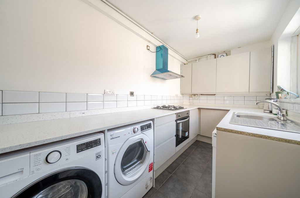 Property photo 2 of 15 1500419-10-6A7d8d...