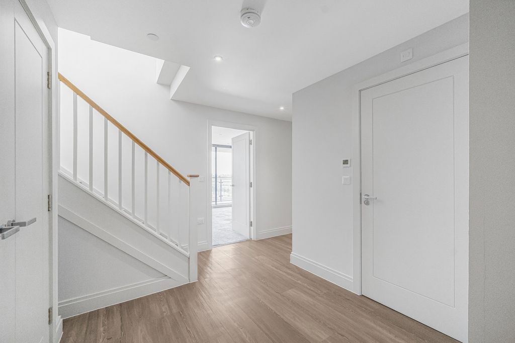 Additional image 11 of 3 bed penthouse for saleRest Bay, Porthcawl CF36