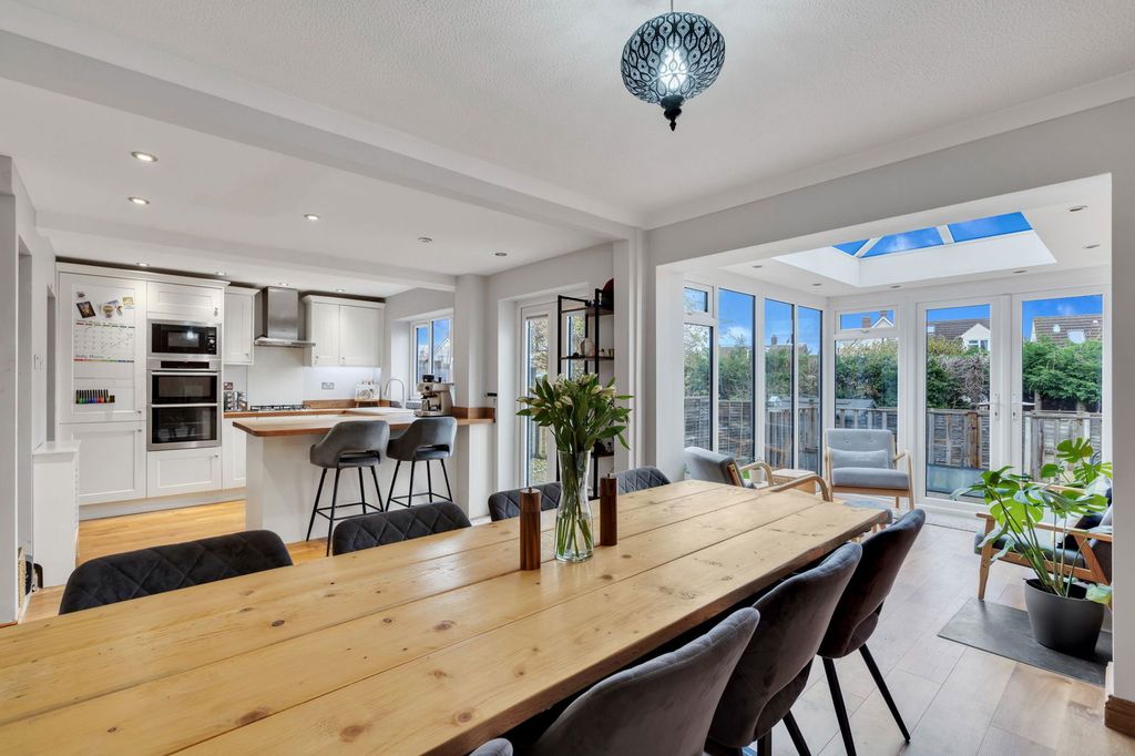 Property photo 3 of 20